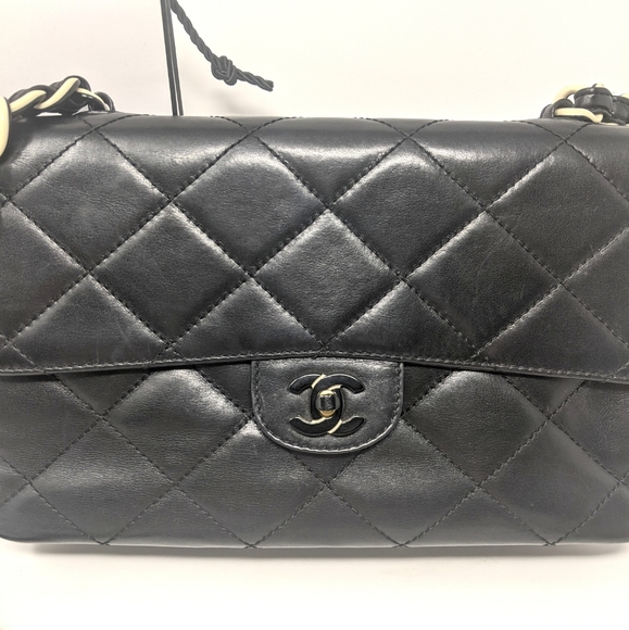 🚨Sale! 🎉HP🎉CHANEL SO BLACK Flap Bag Black White Hardware Rare! 🦄 Vintage - Picture 13 of 16